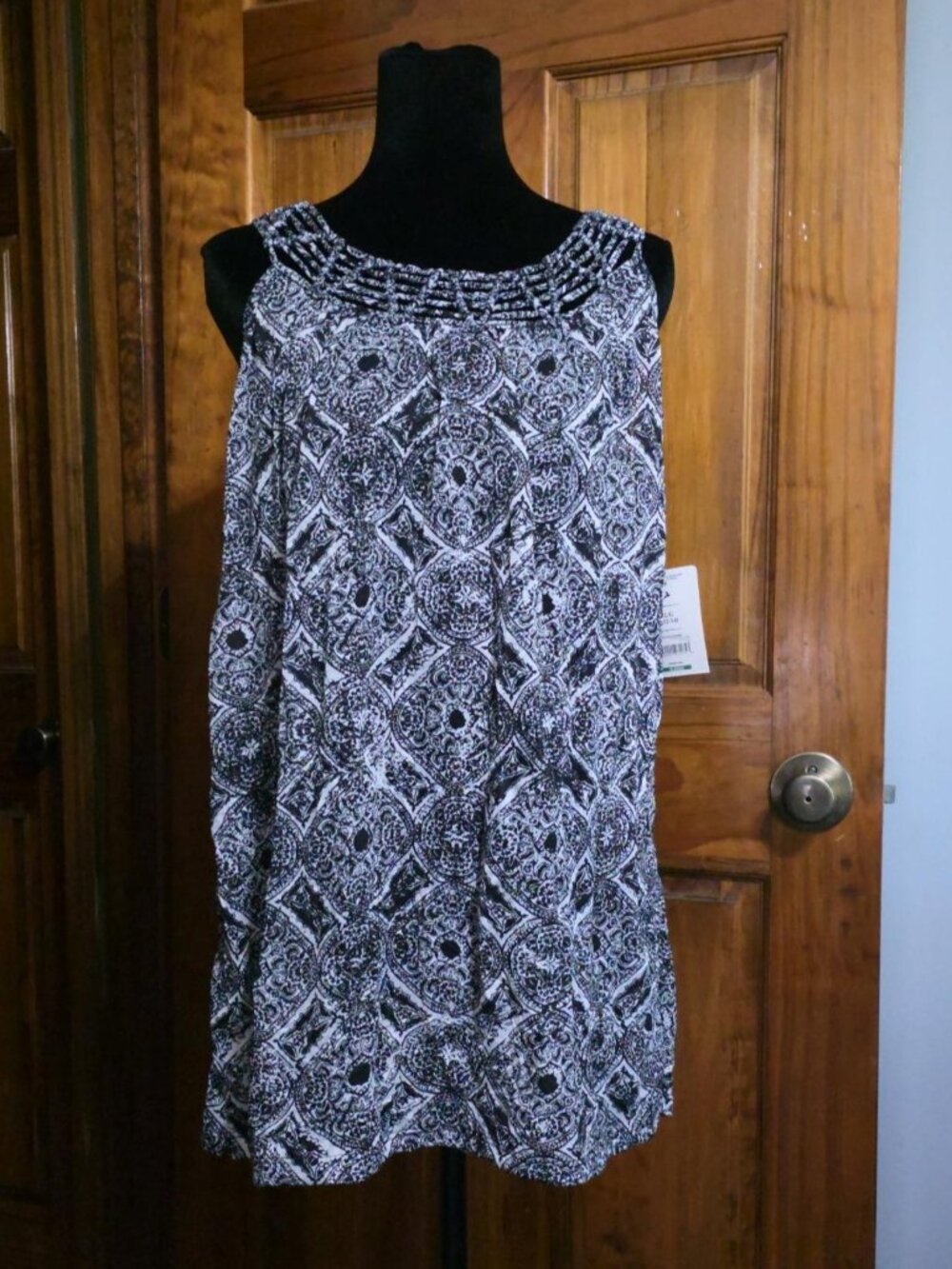 Black White Sleeveless Top NWT Twisted Braid Scoop Collar Large White Stag